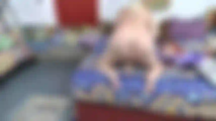 Reverse_cowgirl_mit_fußsohlen_ficke_meine_muschi_mit_einem_spielzeug,_heißes_milf-talk.