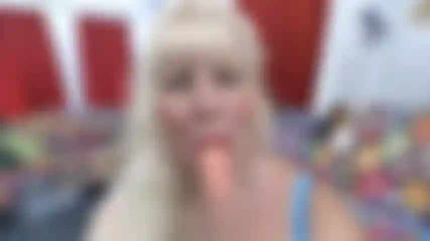 Pov des saugens an --- spielzeug & hängenden titten.