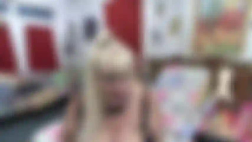 Stiefmama – verdammte stiefmama in ihren schwarzen stiefeln – verdammte muschi mit weißem spielzeug.