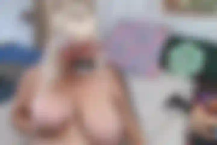 Titty fucking toy & stöhnen mit tauchermaske, atemregler im mund & spritzspielzeug.