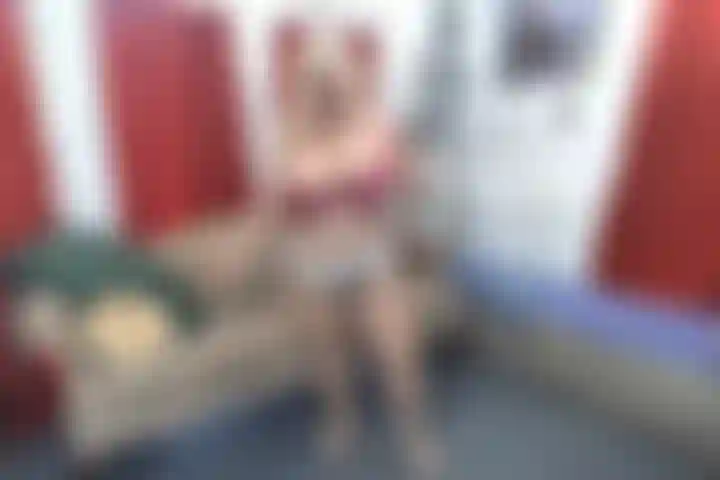 Bbc_strapon_in_white_panties mit titten.