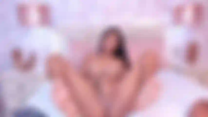 I love playing with my fingers