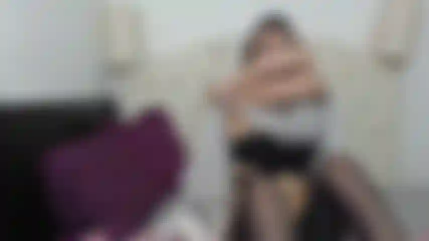 Reiß ihr das höschen aus.