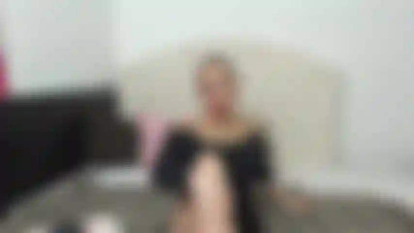 Beine und fotze behaart.