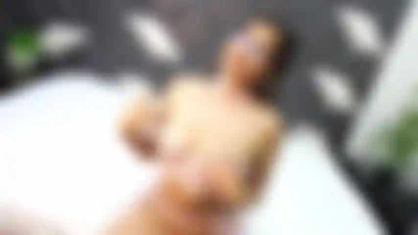 Du magst einen schönen arsch und große titten? Ich habe beides.