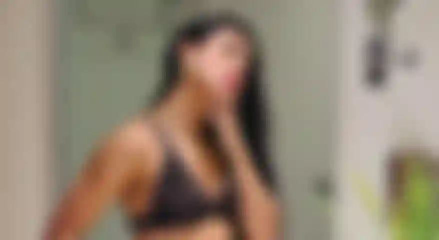 Ich wurde wirklich scharf, während ich im badezimmer war.