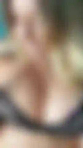 Spiele doggy mit meiner muschi.