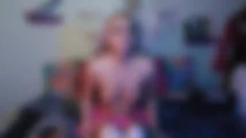 Eine böse würgende schlampe.