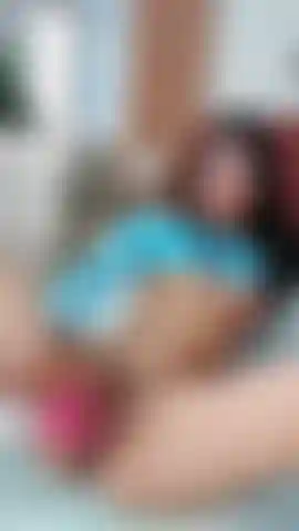 Du willst vibrieren und mich mit meinem spielzeug vor lust schreien lassen.