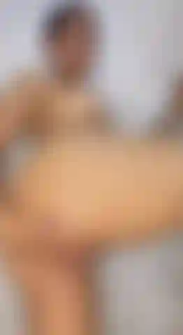 Die unter der dusche ungezogen wird.