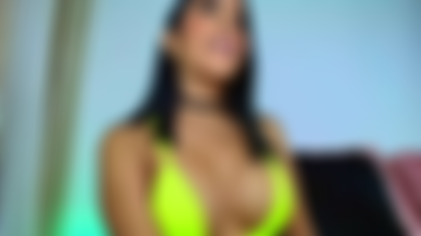 Ich ziehe mich aus und verführe dich mit jedem teil meines körpers. Ich lege mich aufs bett, um meine muschi zu streicheln, während ich heißer und feuchter werde, und ich ficke meine muschi mit meinen fingern.