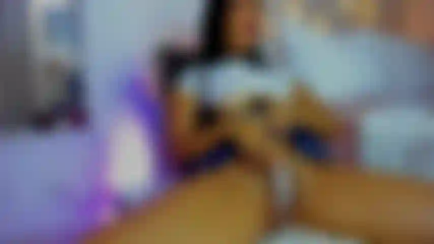 Lass mich dir zeigen, wie unartig ich werden kann – eine kleine provokation für dich... Camel toe.