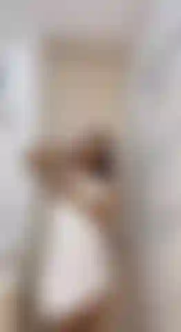 Flirte und sabbere ein bisschen mit meinen großen titten.