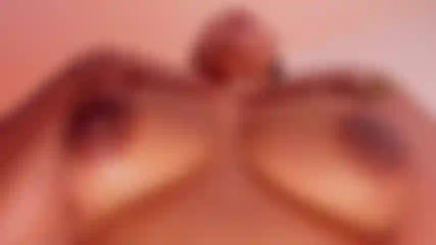 Und lasse meine großen brüste hüpfen.