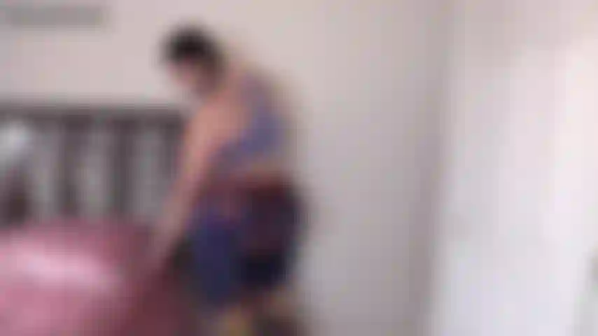 Alpha macht aus einem trottel ein weichei – ich sehe, wie du trübsal blasen, ganz traurig und deprimiert, seit alpha dir von seiner neuen aufgabe für dich erzählt hat. Ich habe davon gehört und ich denke, er tut recht, dich das machen zu lassen. Ich glaube sogar, du wirst ihm am ende danken. Alpha lässt dich all deine „männerkleidung“ verbrennen und du darfst von jetzt an jeden tag nur noch eine perücke, ein kleid und absätze tragen. Es ist wirklich viel besser für dich, da du eigentlich gar kein mann bist. Jetzt wirst du deinen verweiblichungsprozess abschließen, was dir helfen wird, dich nur auf mich zu konzentrieren. Und das ist sowieso alles, was du im leben willst: ein guter trottel sein und mich anbeten. Das wird dir dabei helfen, weil du dich auf eine sache weniger konzentrieren musst und es dir sogar helfen wird, besser darin zu sein, meine kleidung einzukaufen. Du kannst diese aufgabe auch nicht halbherzig erledigen. Alpha wird dich rund um die uhr kontrollieren, um sicherzustellen, dass du dich wie ein weichei benimmst. Also mach das besser richtig. Es geht wirklich nur darum, dir zu helfen, mir besser zu dienen. Alpha wird dafür sorgen, dass du deinen platz kennst, und dann kannst du dich darauf konzentrieren, mich zu deinem ganzen leben zu machen! ( Benutzerdefinierter clip, fetisch-talk, simp, sissy, ermutigte sissy, einfache aufgabe, verweiblichung, alpha/beta, anbetung, dirty talk, domina, schlampe, göre, göttin, bauchfreies top, leggings, enge hosen, enges top, lange braune haare, brünett, zöpfe, tief sitzende zöpfe, make-up, rote lippen, roter lippenstift, dunkles make-up, lackierte nägel, maniküre, kurvig, solo-frau, dick, mollig, fett, bbw, pfote, schlampe, dicke schenkel, große titten, riesiger arsch, großer hintern, 96 cm titten, 135 cm arsch, 84 cm schenkel, nicht nackt, vollständig bekleidet, tätowiertes mädchen, sichtbare tattoos, ansicht von den schenkeln bis zum kopf, vorder- und rückseite des körpers, necken, Spankdani).