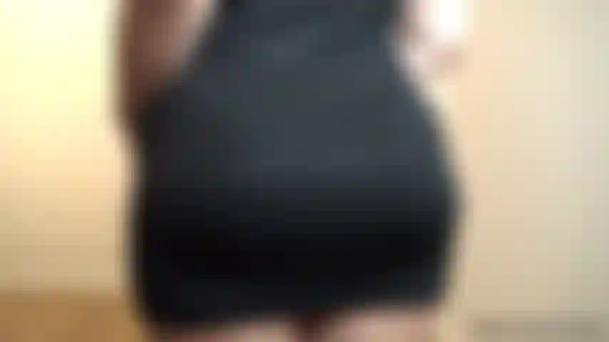 Joi-spiel: gehen, strippen und hintern schütteln - ich liebe es, dir zu sagen, wie du mich streicheln sollst! Mal sehen, ob du es durch diese ganze aufregung schaffst. Mache genau das, was ich sage, während ich gehe, mich ausziehe, meinen hintern schüttle und klatsche!