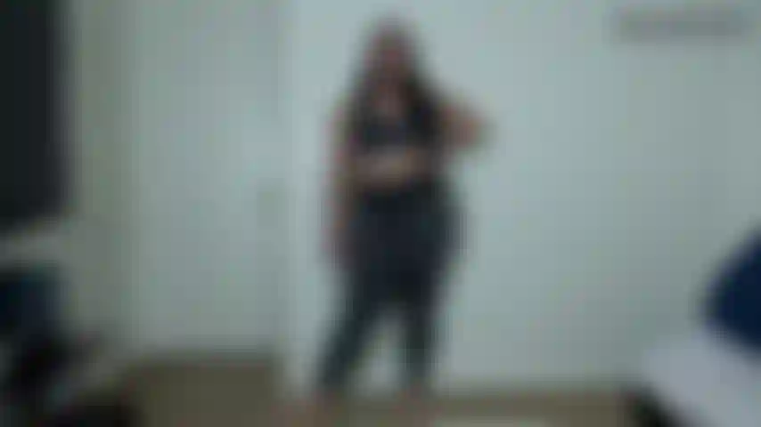 Ass worship striptease joi – du weißt, ich liebe es, dir zu sagen, was du tun sollst, darryl, und ich weiß, wie sehr du meinen arsch liebst. Genieße meinen arsch in meinen leggings, meinem tanga und dann nackt, während ich dir erkläre, wie man streichelt. Pass auf und tu, was ich sage. Komm nicht, bis ich dich herunterzähle!