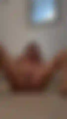 Mein erstes squirt-video war unglaublich, ich hatte es selbst nicht erwartet! Ich war so aufgeregt, dass ich am ende den ganzen boden überflutet habe – mein erstes squirt-video war wahnsinnig, ich hatte es selbst nicht erwartet! Ich war so geil, dass ich am ende den ganzen boden überflutet habe.