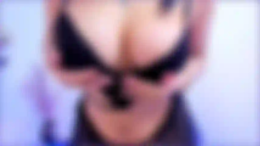 Entdecken sie die überraschung in meinem nackten hintern.