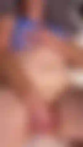 How I love to start the morning off, with a strong loud shaking orgasm