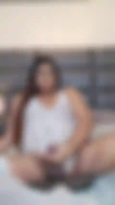 Die mein ganzes heißes sperma über meine weißen nylons spritzt mmm.