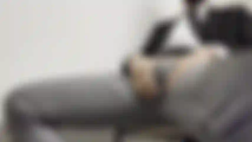 I-m in the office and I-m horny. I zip down