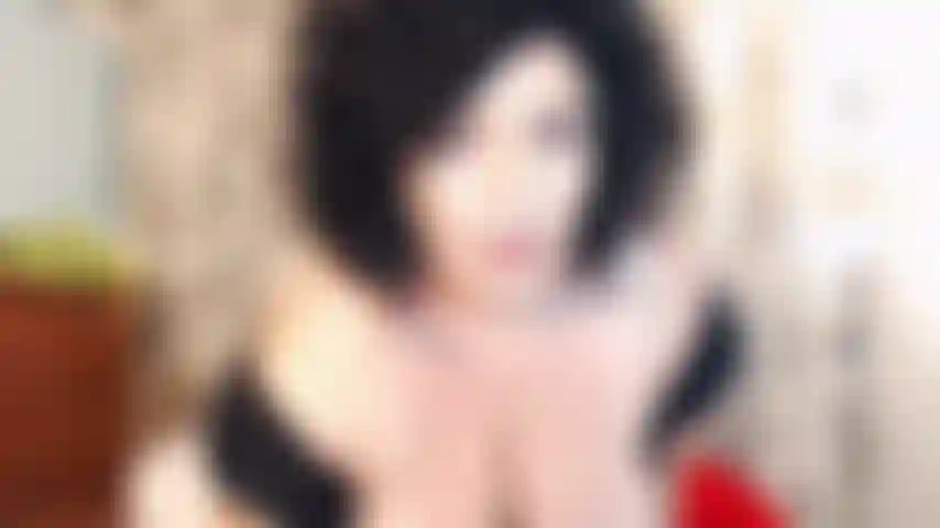 Strap on für sub boys, gierige schwanzschlampen, sissy boys usw. Die dich oben ohne beugt. Pegging sie. Die deine süße, kleine jungenfotze fickt :).