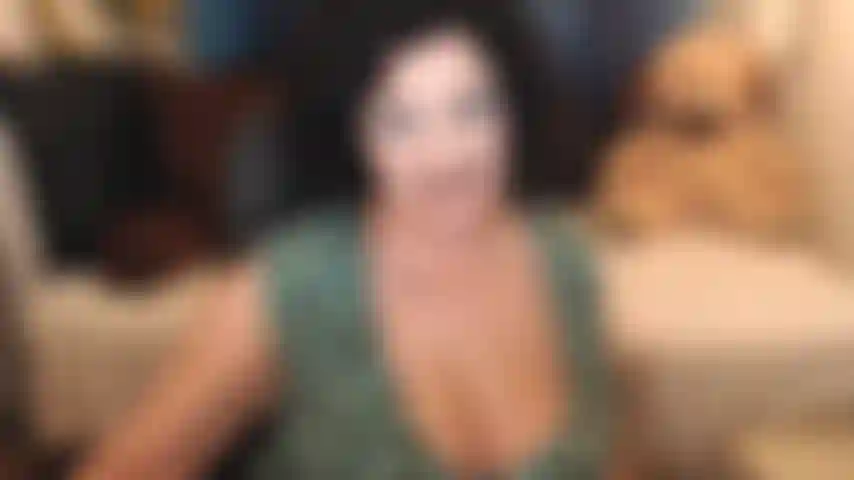 Ein guter fick: die dame kommt zuerst, kommt zweimal zum orgasmus und lutscht dann den schwanz, bis sie mich mit sperma füttern. Sexy lola, die nackte strümpfe, blaue stilettos trägt, sich ausbreitet und stöhnt. Eine sexgöttin :).