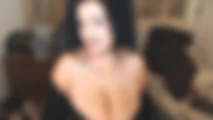 Haben sie keine angst, einen kleinen schwanz zu haben, macht sie zu einem totalen versager. Du kannst mein cuck sein, für mich da sein, während ich rauche und sex mit alfa-schwänzen habe. Reinige die asche, massiere meinen rücken, reinige danach meine muschi. Tue alles, um deiner herrin zu gefallen. Richtig, jojo? :)))).