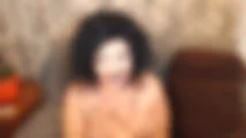 Reite deinen schwanz, keine kondome, hüpfe und schüttle meine titten, bis du in mir abspritzt :).