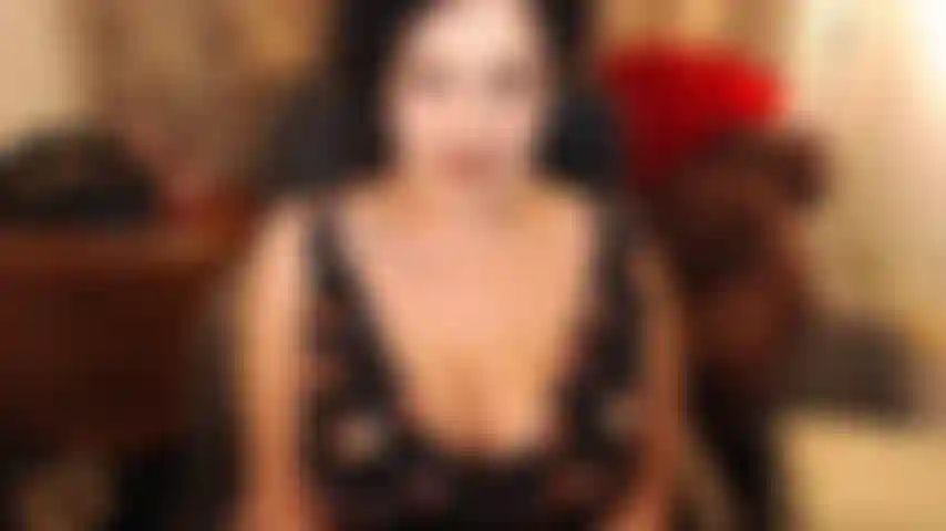 Wenn sie noch nie zeit mit mir verbracht haben, wenn sie sich von mir eingeschüchtert fühlen, schauen sie, was ich sehe und zu unserem ersten "date" mache. Nein, ich werde dich nicht beißen, ich würde dich verführen, dich lutschen, dich ficken und was auch immer, lol, hab keine angst! Du kannst schüchtern sein, ich helfe dir :).