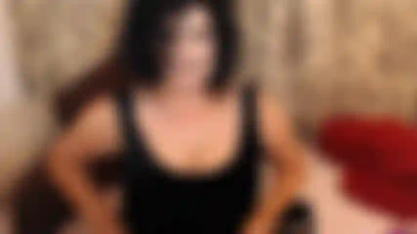 Trage schwarze strümpfe und durchsichtige sexy höschen? Wirklich, dan? Ich gehe die extrameile, um mich stolz auf dich zu machen? Die mir zeigt, wie gierig du nach schwänzen bist, wegen mir? Hehehe, ich liebe es.