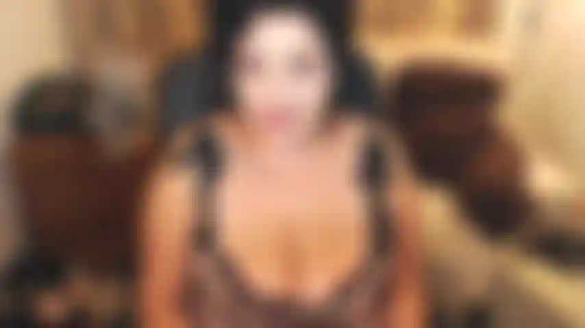 Rollenspiele sind ein weiteres erotisches tier :) die mutter des besten freundes ist einer meiner favoriten. Dafür ist das exklusive gedacht: intimität, persönliche aufmerksamkeit, gedankenspiele, sexualität, das teilen von emotionen, sexuelle spannung und einen guten, langsamen fick, bis beide abspritzen. Yumm mmmm.