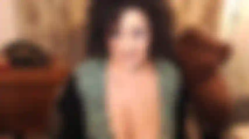 Rolo! Wir haben uns zum ersten mal auf der website getroffen, als sie anfang 20 waren. Ich habe dich als mann erzogen. Du bist jetzt ein verheirateter mann, in deinen dreißigern, und brauchst dennoch meinen süßen, reifen körper. Ich mache süchtig. Ich bin ein traum. Deine.