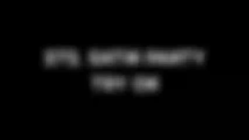 273. Satinhöschen anprobieren.