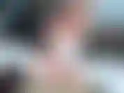 28. Krankenschwester summer fickt einen dildo und kommt.