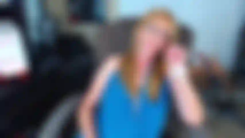 68. Stiefsohn kann den orgasmus nicht zurückhalten, wenn ich mich ausziehe.