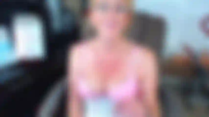 56. Keine muschi für dich wegen deines erbärmlichen schwanzes.