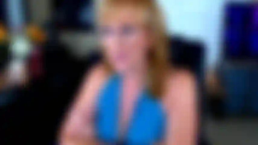 181. Milf erwischt den nachbarn, der ins fenster guckt.