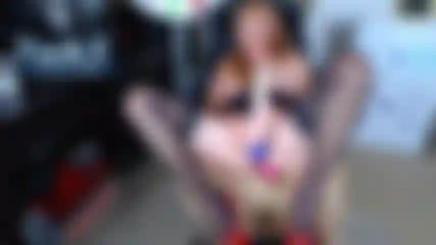 134. Hitachi, strümpfe, absätze, die dich kantig machen.