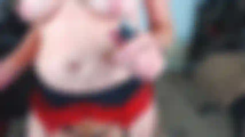 26. Umgekehrtes cowgirl auf einer puppe mit analplug.