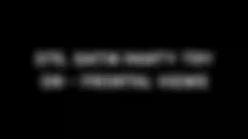 275. Anprobe von satinhöschen – frontalansichten.