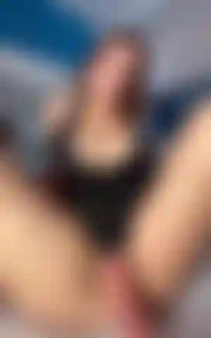 Nasse kamelzehe und dieser schwanz, der versucht, mich zu ficken.