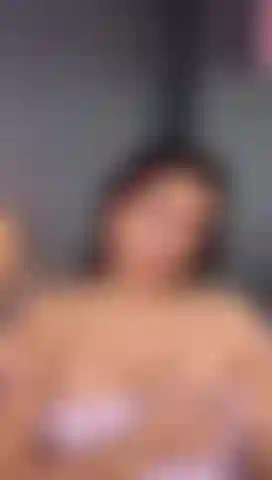 Meine großen titten und mein mund wollen deinen penis pochen spüren.