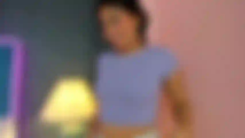 Nehme für meinen freund ein heißes video auf, damit er erfährt, dass ich sex mit ihm haben möchte.