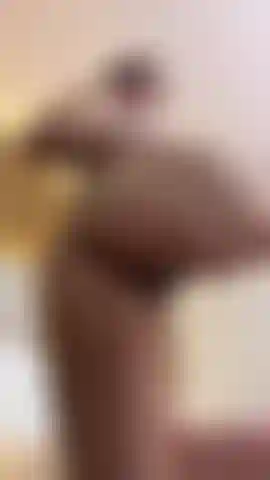 Mein arsch und meine muschi müssen gefickt werden. Ich werde es dir ein bisschen zeigen.