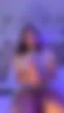 Die ihre muschi fickt.