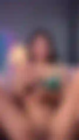 Meine muschi will deinen schwanz tief in sich.