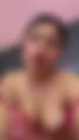 Genieße deinen schwanz, nimm ihn bis zum grund meines mundes, das will ich.