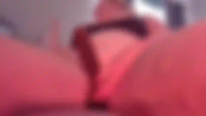 Die dich mit meinem großen schwarzen schwanz erniedrigt und dafür sorgt, dass du es wie eine brave, kleine, großen schwarzen schwanz liebende schlampe nimmst, mit heißem dirty talk und erniedrigendem gerede, während ich dich, meine kleine schlampe, dazu bringe, zu kommen und mich und meinen großen schwarzen schwanz anzubeten, du kleine schlampe.